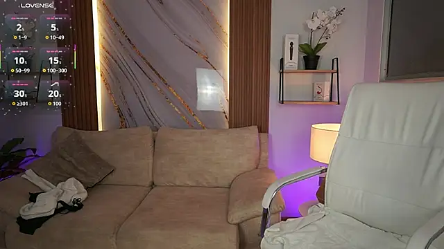 MilaCrave online show from November 6, 11:33 am