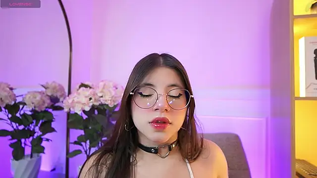 MilaCrave online show from March 9, 12:09 pm