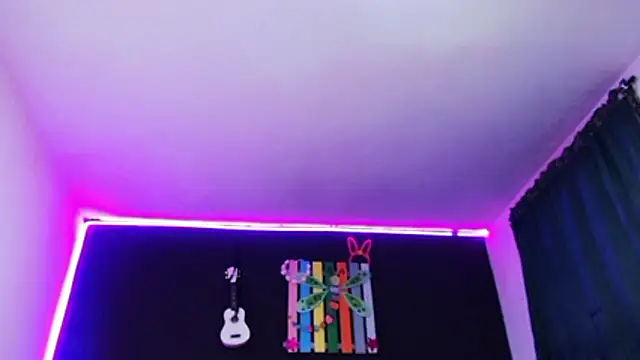 ingrid zese  online show from January 16, 7:40 pm