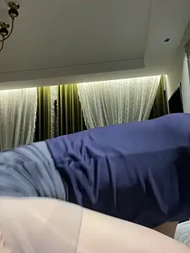 Y2Luvk online show from February 19, 5:09 pm