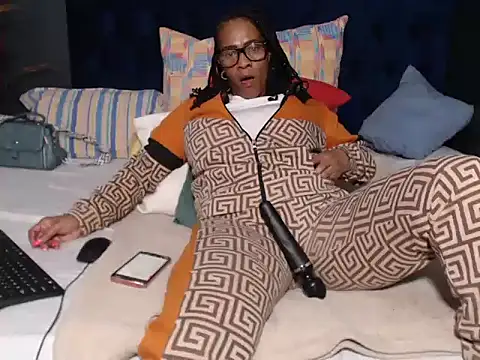 PrettyBoobsxx42 online show from November 11, 7:30 am