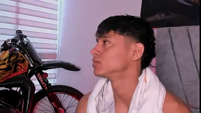 ZYZZ1312 online show from November 3, 5:36 pm