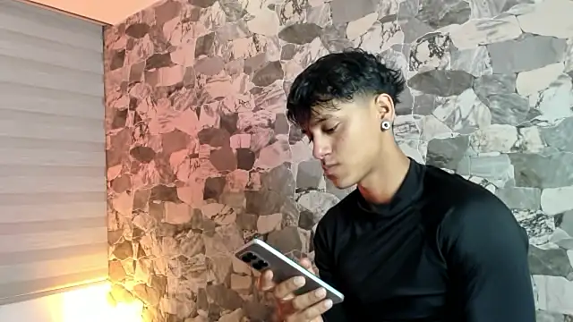 ZYZZ1312 online show from March 17, 3:22 am