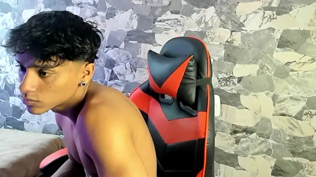 Snapshot of ZYZZ1312 chatting on May 11, 8:17 pm ZYZZ1312 online show from May 11, 8:17 pm