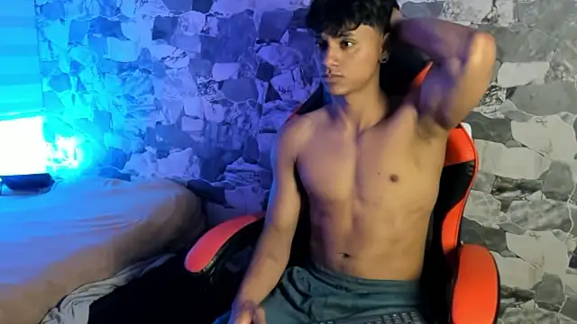 Snapshot of ZYZZ1312 chatting on June 2, 1:07 am ZYZZ1312 online show from June 2, 1:07 am