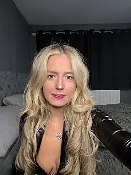 Snapshot of sammie-99 chatting on February 17, 7:53 pm sammie-99 online show from February 17, 7:53 pm