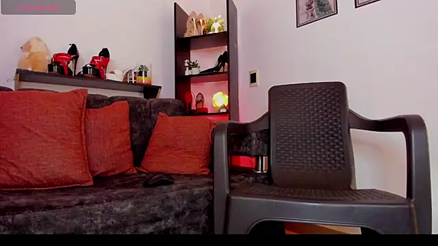 Snapshot of valery_14_ chatting on April 23, 7:05 pm valery 14 online show from April 23, 7:05 pm