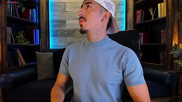 Donovan Desmond online show from December 18, 2:50 am