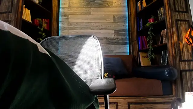 Snapshot of Donovan_Desmond chatting on April 24, 8:33 pm Donovan Desmond online show from April 24, 8:33 pm