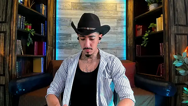 Snapshot of Donovan_Desmond chatting on May 7, 7:52 pm Donovan Desmond online show from May 7, 7:52 pm