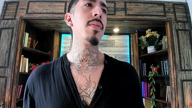 Snapshot of Donovan_Desmond chatting on May 22, 7:30 pm Donovan Desmond online show from May 22, 7:30 pm