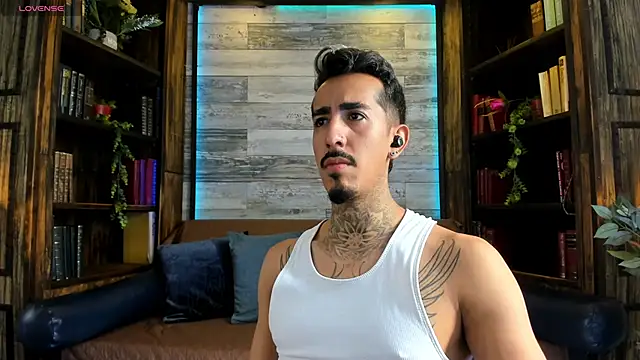 Snapshot of Donovan_Desmond chatting on May 25, 7:53 pm Donovan Desmond online show from May 25, 7:53 pm