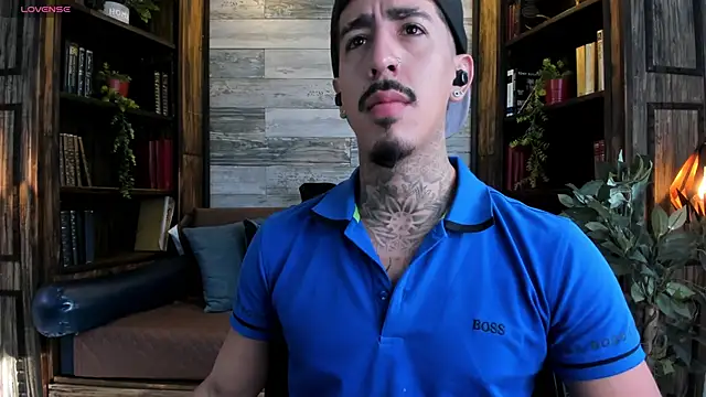 Snapshot of Donovan_Desmond chatting on May 29, 9:02 pm Donovan Desmond online show from May 29, 9:02 pm