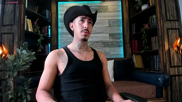 Snapshot of Donovan_Desmond chatting on June 14, 8:44 pm Donovan Desmond online show from June 14, 8:44 pm
