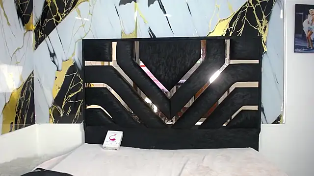 Miahotcs1 online show from February 11, 2:11 pm