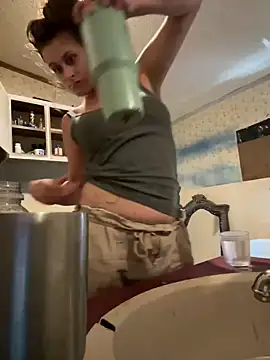 Snapshot of Tlynn chatting on September 8, 4:50 pm Tlynn online show from September 8, 4:50 pm