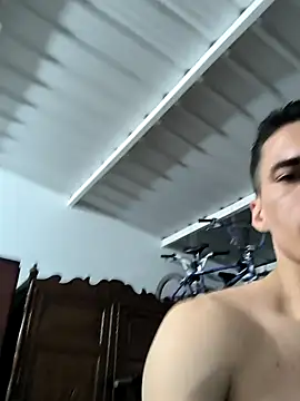 Snapshot of RejoinedLescol chatting on September 28, 8:20 am RejoinedLescol online show from September 28, 8:20 am