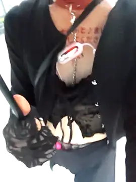 pink-mai online show from October 31, 7:31 am