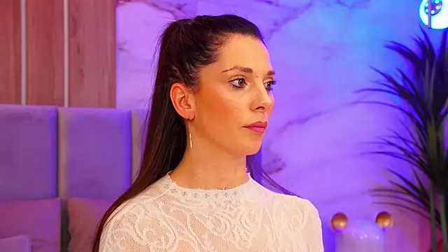 EllyLynn online show from January 8, 8:33 pm