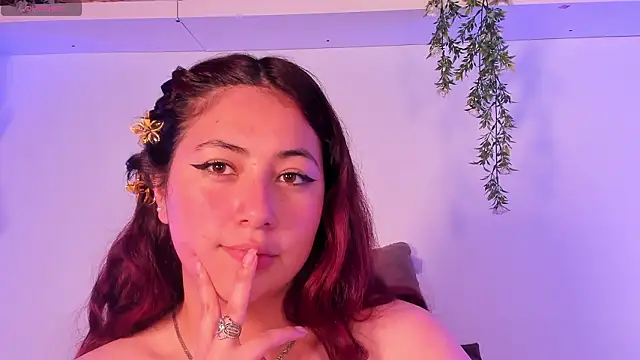 Snapshot of Nicolle_Evanss_ chatting on February 3, 6:51 am Nicolle Evanss online show from February 3, 6:51 am