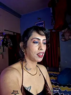 Snapshot of Love_Beauty01 chatting on May 6, 6:35 pm Love Beauty01 online show from May 6, 6:35 pm