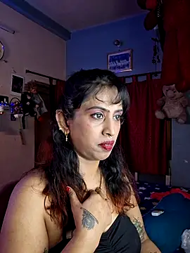 Snapshot of Love_Beauty01 chatting on May 22, 4:34 pm Love Beauty01 online show from May 22, 4:34 pm