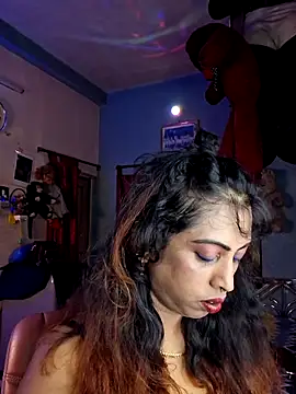 Snapshot of Love_Beauty01 chatting on June 13, 6:17 pm Love Beauty01 online show from June 13, 6:17 pm
