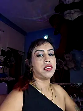 Snapshot of Love_Beauty01 chatting on July 9, 6:45 pm Love Beauty01 online show from July 9, 6:45 pm