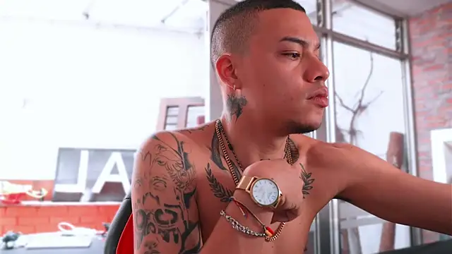 AlphaMasterXxx online show from April 12, 3:50 pm