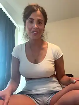 Snapshot of Alona_Brown chatting on September 17, 7:59 pm Alona Brown online show from September 17, 7:59 pm