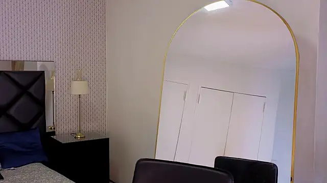 mysterius boy online show from October 21, 7:47 pm