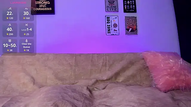 Snapshot of elizabethboltXXX chatting on February 19, 7:43 pm elizabethboltXXX online show from February 19, 7:43 pm