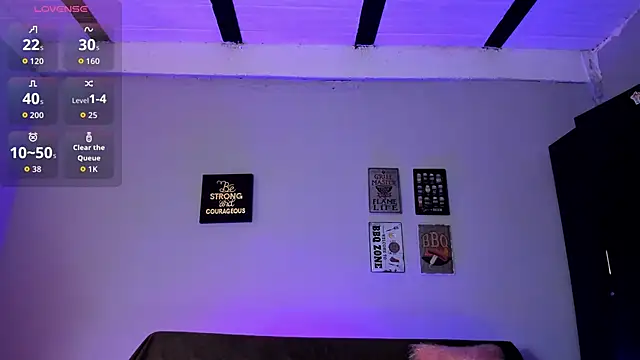 Snapshot of elizabethboltXXX chatting on March 3, 7:42 pm elizabethboltXXX online show from March 3, 7:42 pm