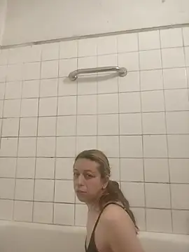 TheBunnyAndTheMaster online show from April 23, 11:51 pm