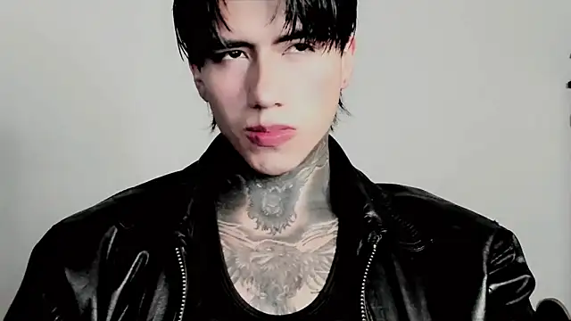 Snapshot of Alex_bdsmz chatting on November 5, 10:54 pm Alex bdsmz online show from November 5, 10:54 pm