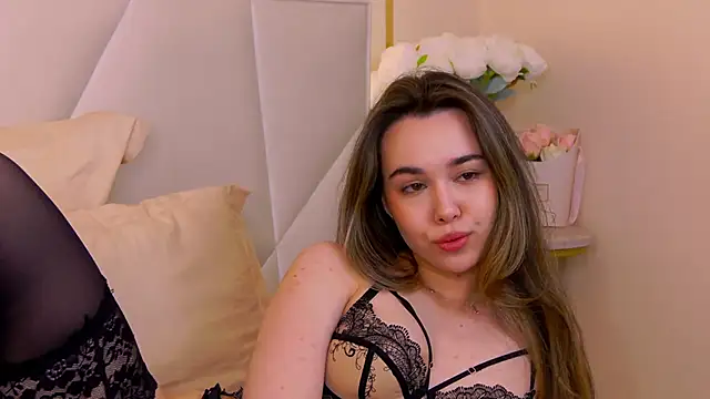 Snapshot of MiaMarlow chatting on April 26, 1:03 am MiaMarlow online show from April 26, 1:03 am