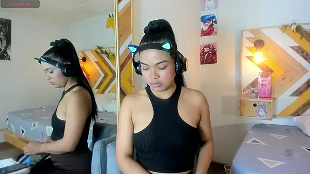 Snapshot of SoleneFontaine chatting on October 10, 11:53 am SoleneFontaine online show from October 10, 11:53 am