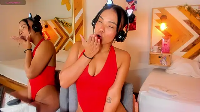 Snapshot of SoleneFontaine chatting on October 11, 11:53 am SoleneFontaine online show from October 11, 11:53 am