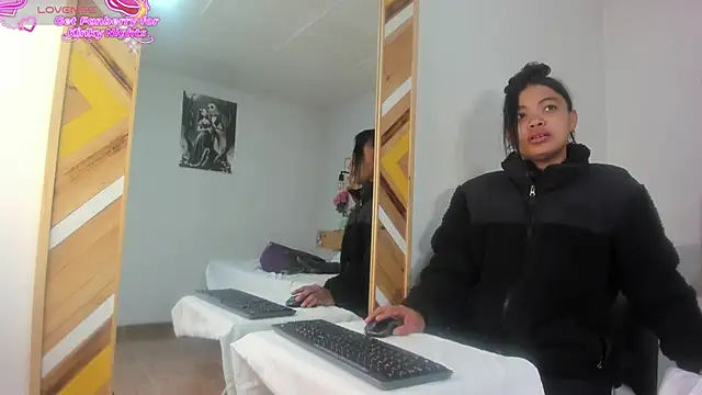 SoleneFontaine online show from December 16, 12:10 pm