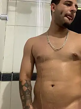 Snapshot of o-theus chatting on February 5, 5:39 pm o-theus online show from February 5, 5:39 pm