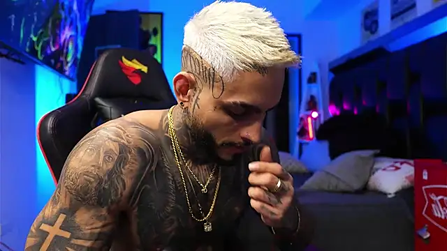 logan hugh8 online show from January 17, 5:56 am