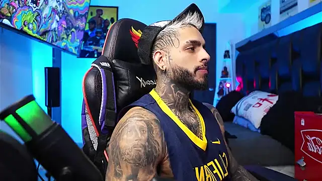 logan hugh8 online show from February 17, 12:23 pm