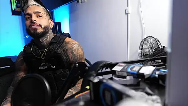 logan hugh8 online show from February 18, 4:30 am