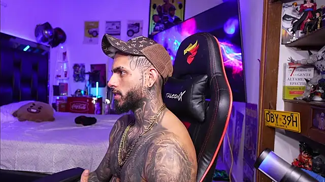 logan hugh8 online show from March 13, 1:12 am