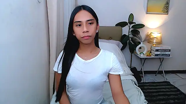 Snapshot of scarlet_smith7 chatting on June 4, 8:09 am scarlet smith7 online show from June 4, 8:09 am