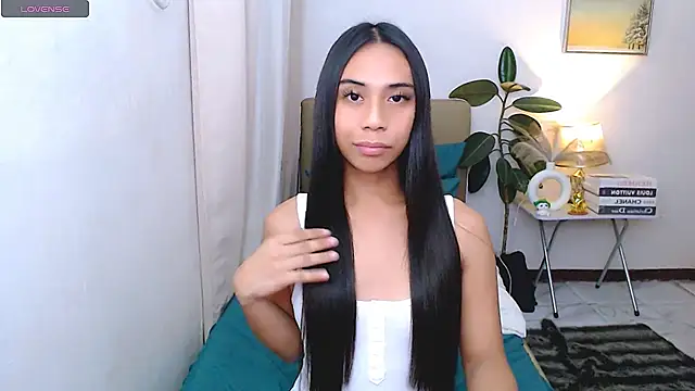 Snapshot of scarlet_smith7 chatting on June 19, 1:32 am scarlet smith7 online show from June 19, 1:32 am