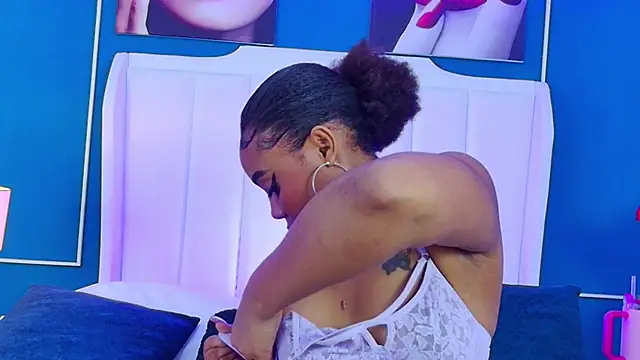 AngelaRoberts online show from October 22, 4:13 am