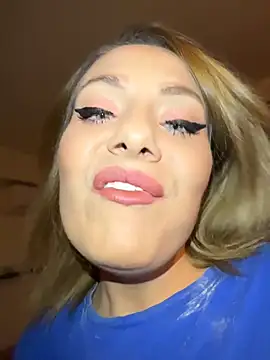 emmasweett11 online show from April 17, 6:11 pm