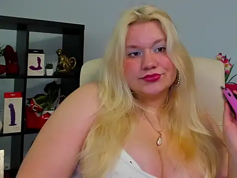 Snapshot of samantha_darling chatting on May 4, 7:26 am samantha darling online show from May 4, 7:26 am