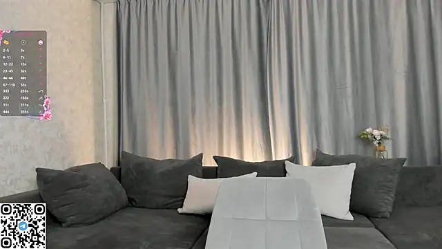 NyxaThorn online show from September 11, 4:40 pm